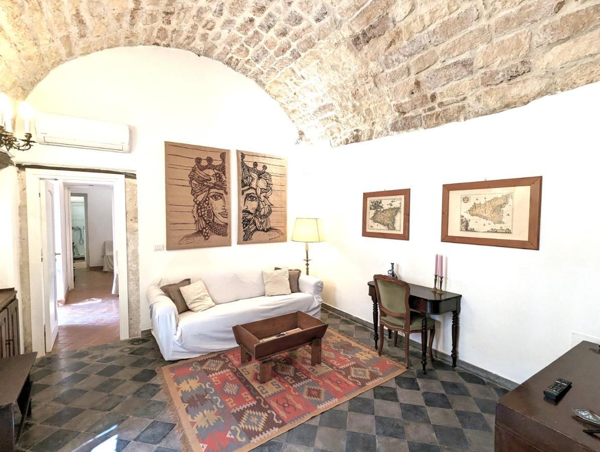 Апартаменты La Casa Delle Fate Сиракузы Экстерьер фото